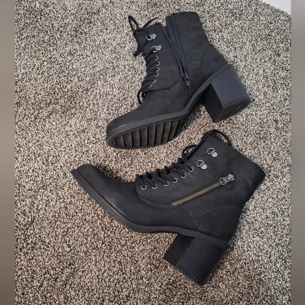 White Mountain Heeled Lace-Up Booties - Dorian Zs.9 - Picture 4 of 11